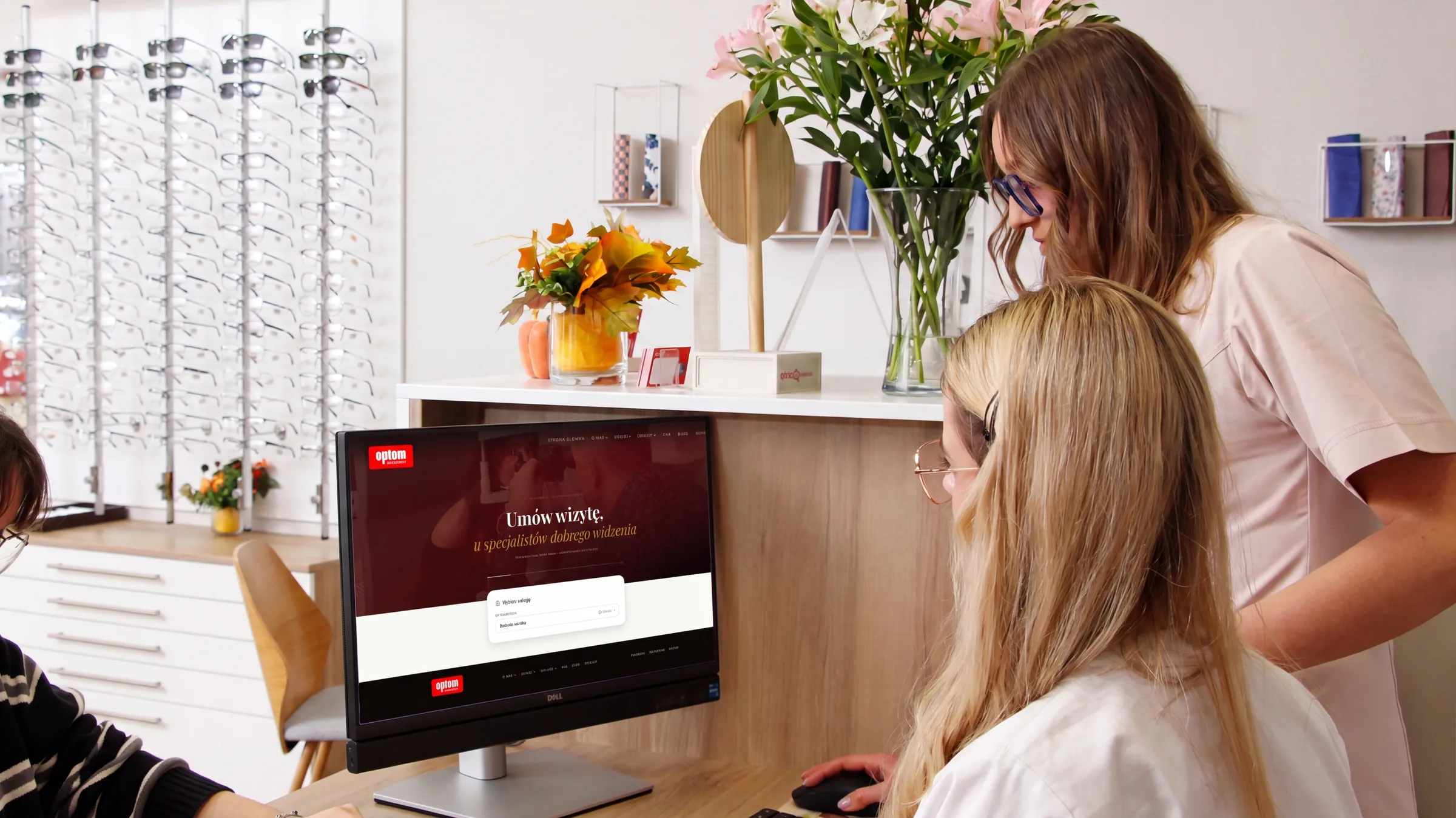 Umów wizytę online w salonie OPTOM